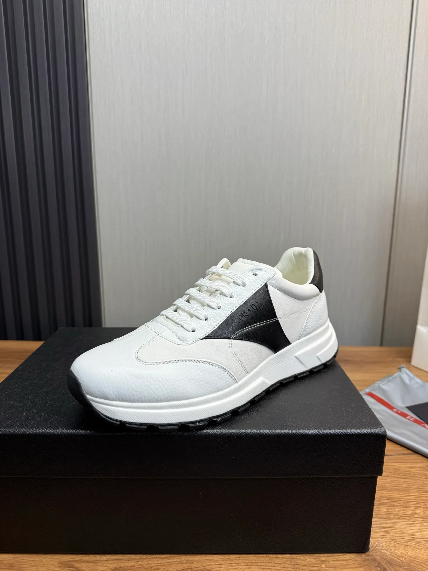 Men's shoes 💰800💰 [PRADA] Men's shoes are popular in the counter, official website is synchronized, 1 high-quality shipment ✔️Original cowhide + cowhide lining, 1🆚1 replica, original sole, 38-45 (38.45 custom-made, non-returnable)